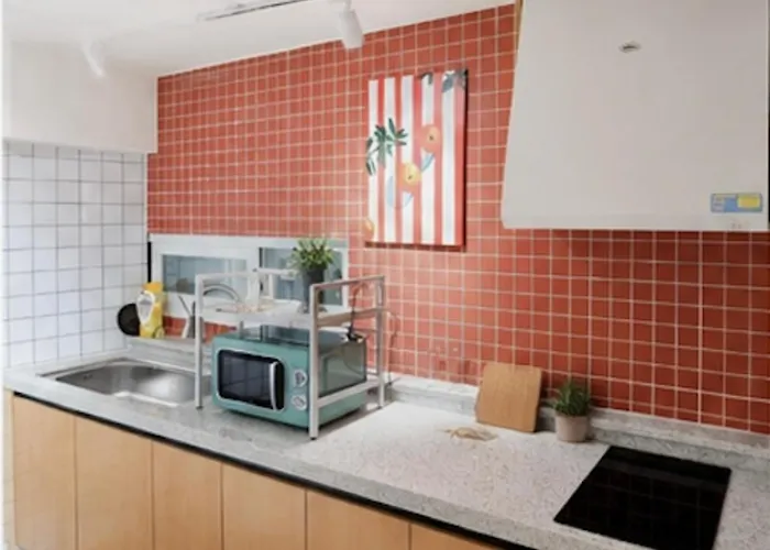 406, Guesthouse,10 Minutes To Jongno,20 Minutes To Gangnam Hongdae, Single Room,itaewon, Shared Bathroom