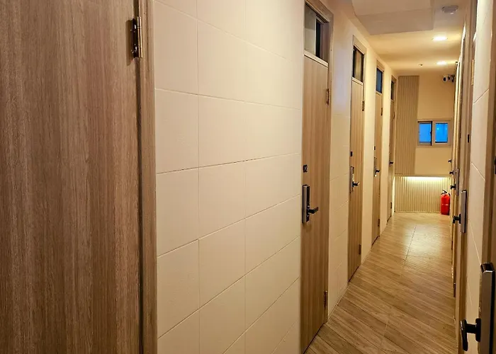 Apartamento 406, Guesthouse,10 Minutes To Jongno,20 Minutes To Gangnam Hongdae, Single Room,itaewon, Shared Bathroom