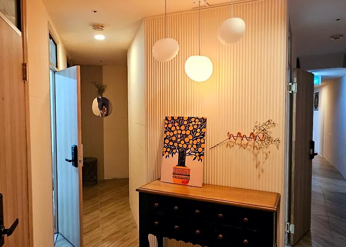 406, Guesthouse,10 Minutes To Jongno,20 Minutes To Gangnam Hongdae, Single Room,itaewon, Shared Bathroom Apartamento *