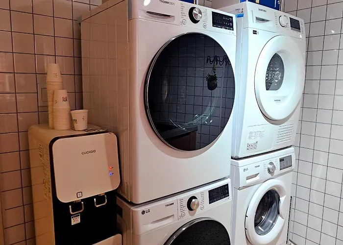 406, Guesthouse,10 Minutes To Jongno,20 Minutes To Gangnam Hongdae, Single Room,itaewon, Shared Bathroom Apartamento Seul