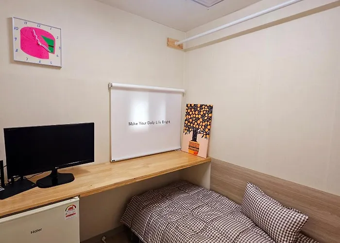 406, Guesthouse,10 Minutes To Jongno,20 Minutes To Gangnam Hongdae, Single Room,itaewon, Shared Bathroom * Seul